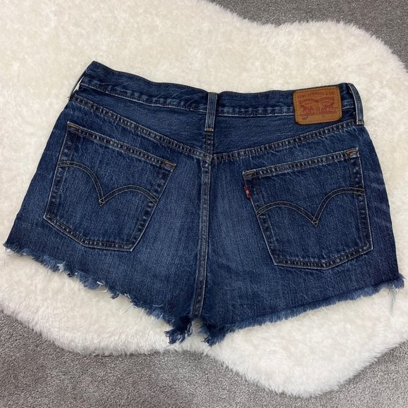 Levi’s Cut Off High Rise Button Fly Distressed Booty Shorts - Picture 1 of 7